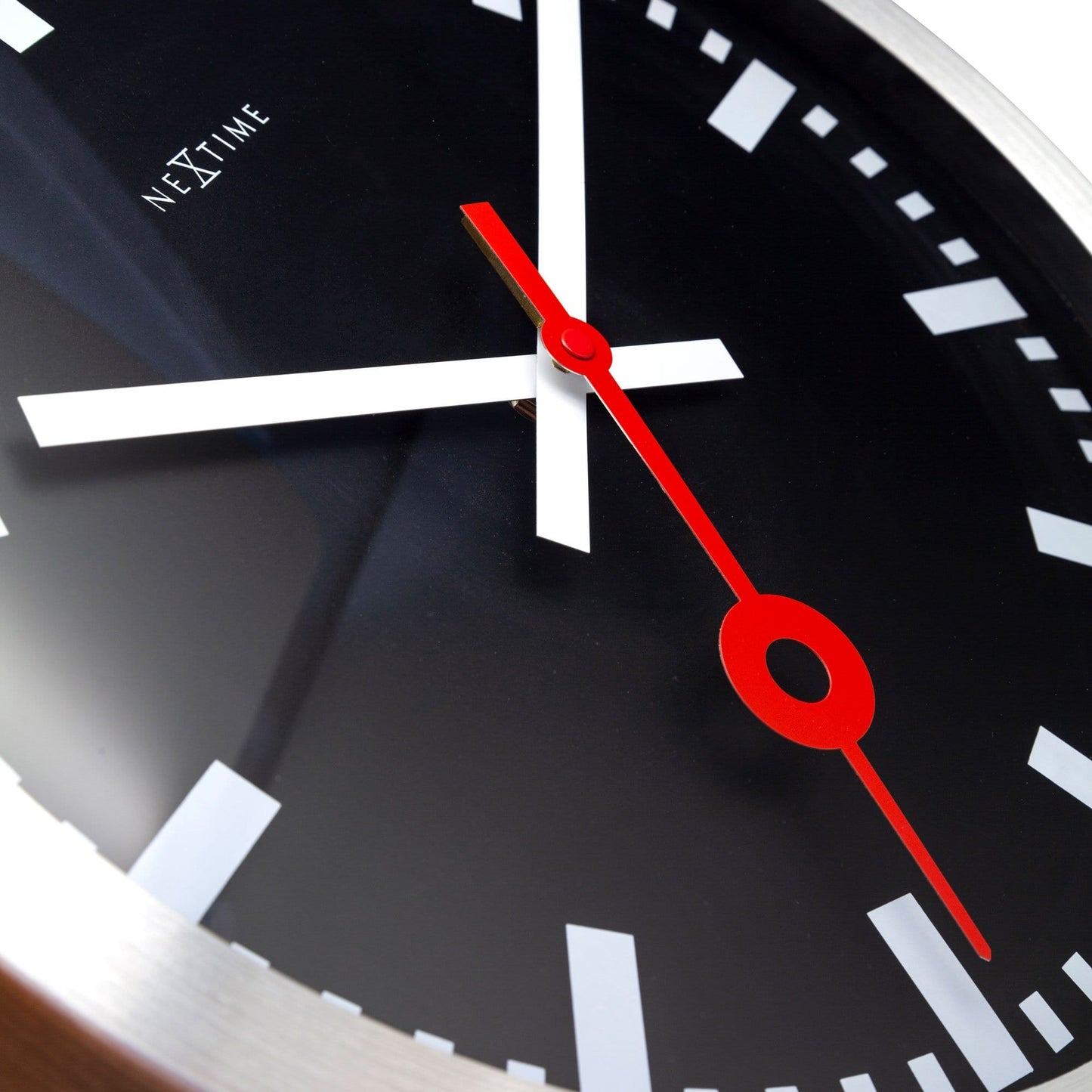 NeXtime Station Stripe - Stijlvolle Wandklok en Tafelklok - Zwart Aluminium