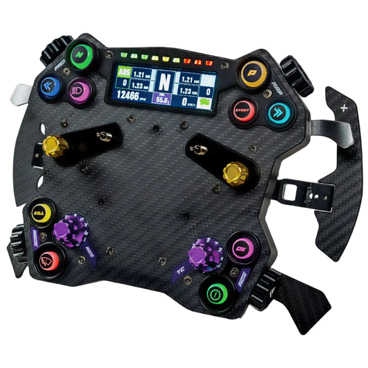 Een zwart racestuur met carbonvezel textuur, kleurrijke knoppen en een digitale display, speciaal ontworpen voor racegames en simulaties.