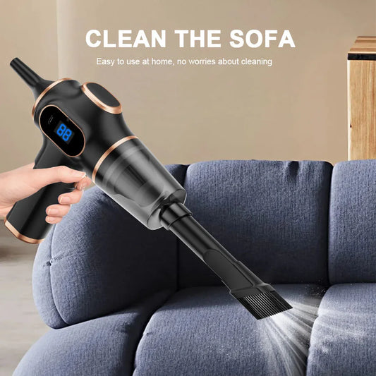 Blauwe draadloze stofzuiger met goudkleurige accenten en digitale display, uitgerust met diverse accessoires voor efficiënte schoonmaak van meubels en