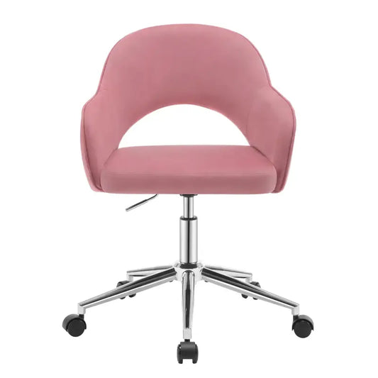 Een roze, fluweelbeklede draaistoel met een glanzende, zilverkleurige vijfsterrenbasis en zwarte wieltjes, geschikt voor een moderne kantoor- of werkplek. Ideaal voor comfortabele zithoeken in een stijlvolle, moderne omgeving.