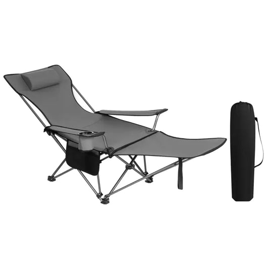 Groene vouwstoel met armleuningen en voetensteun, gemaakt van stoffen bekleding en zwart metaalframe, inclusief opbergzak voor kamperen en tuinontspanning.