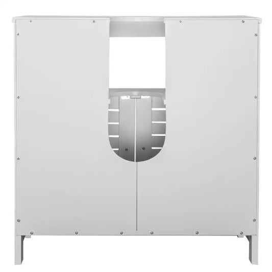 Een witte badkamerkast met schuifdeuren en zilveren knoppen, voorzien van een open bovenplank met toiletries. Ideaal voor badkameropslag en een minimalistisch interieur.