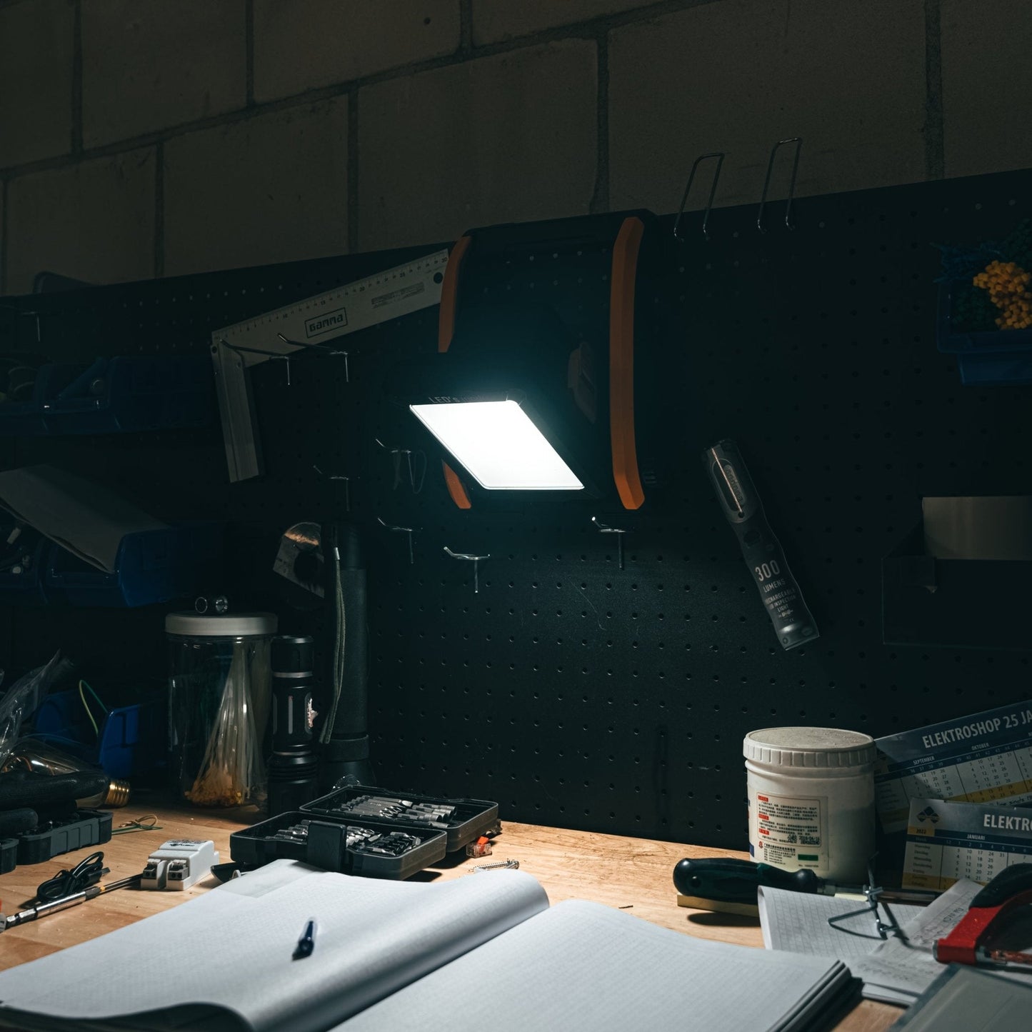 Comnox - MultiPro LED Werklamp - Krachtige 2900 Lumen - 18V Accu