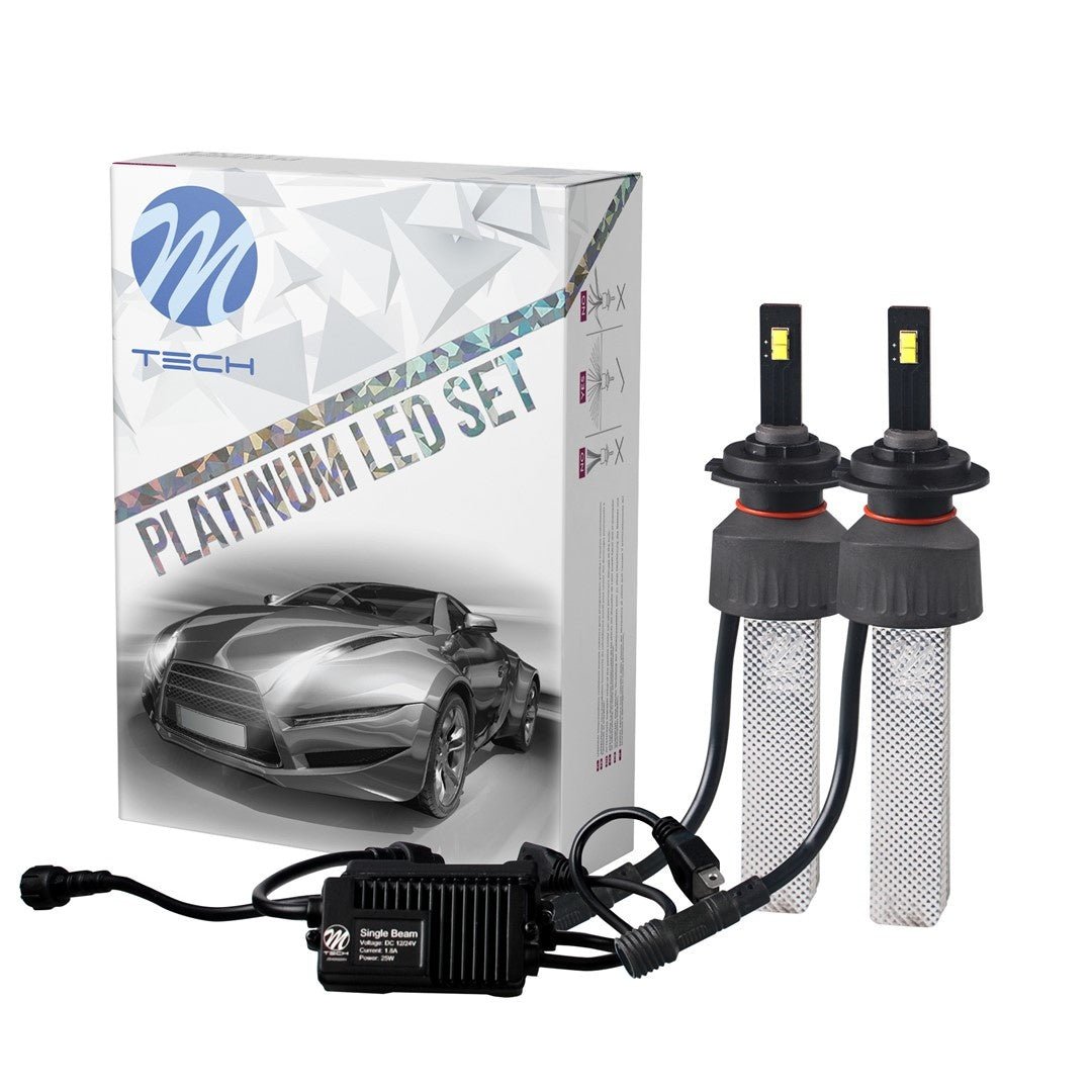 Zwart LED-autoverlichting met zichtbare gele chip en mesh-koelplaat, geschikt voor verlichting van auto’s. Zie de flexibele kabels en de draaibare aansluiting voor gemakkelijke installatie.