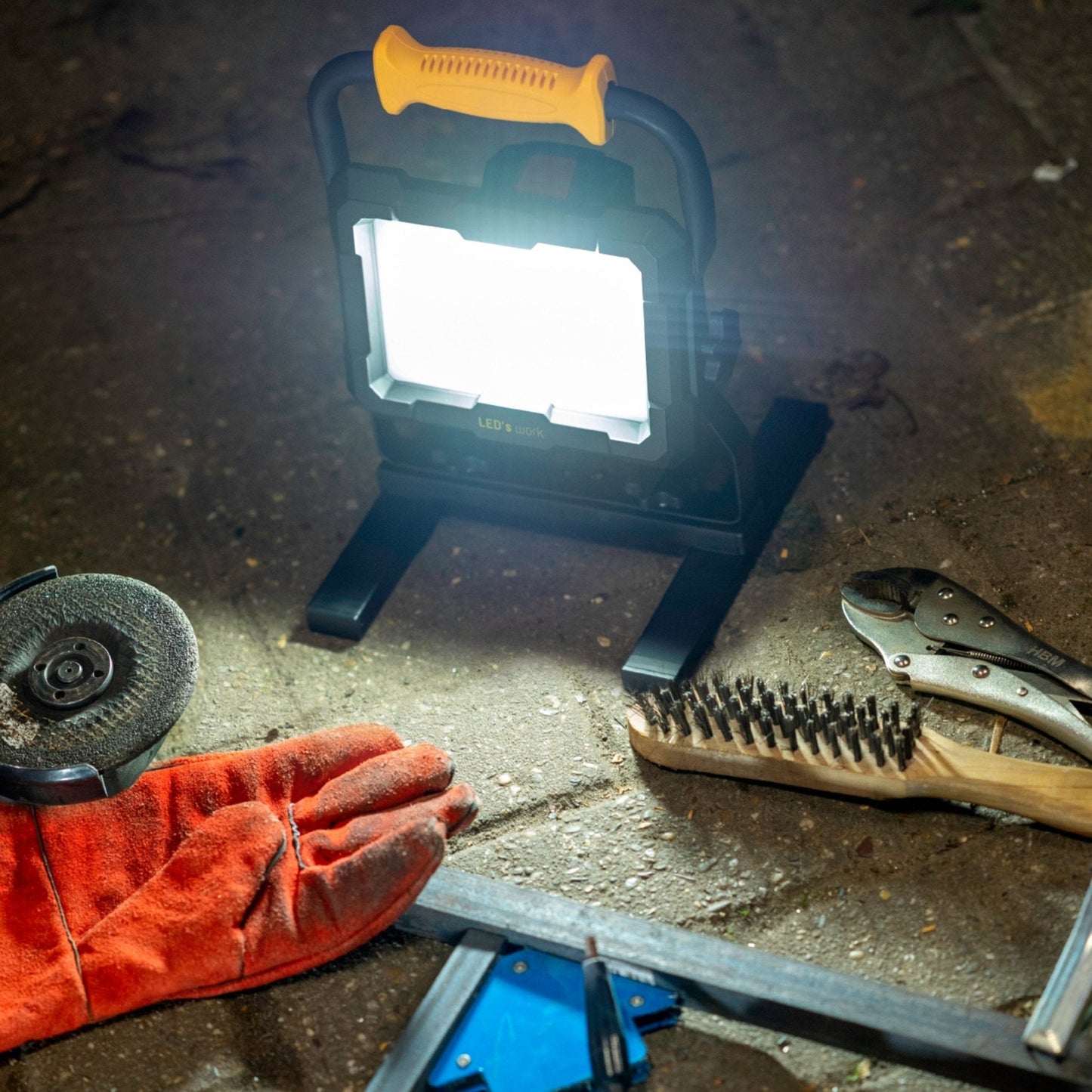 Comnox LED werklamp 18V accu - Universeel dimbaar - 2000 lumen