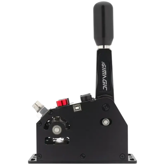 Zwarte Simagic schakelstang met rood accent en zilveren details, geschikt voor race- en simracers. Robuust ontwerp met duidelijke merknaam en precisiecomponenten voor optimale prestaties.