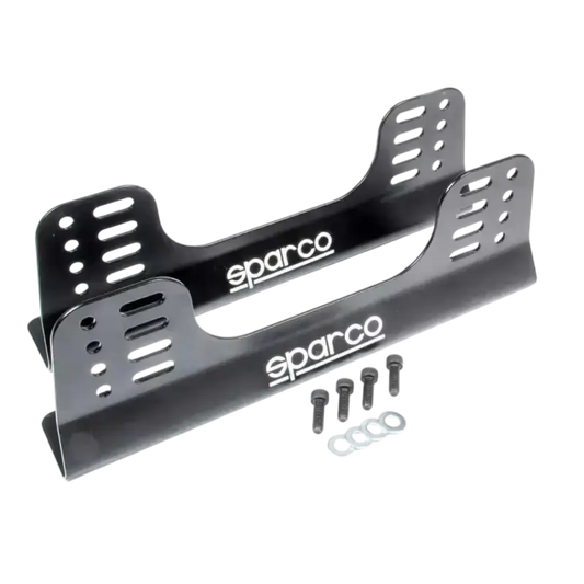 Zwart Sparco stuurkolombeugel met gaten en logo, geschikt voor raceauto’s. Metalen constructie voor veiligheid en precisie in motorsport.