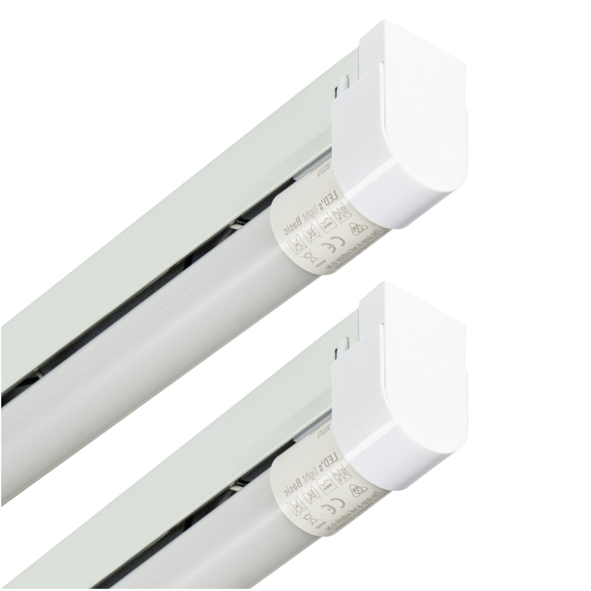 Witte LED-tubulairverlichting met zichtbare label en afwerking, geschikt voor kantoor- en winkelverlichting. Compacte, energiezuinige lampen voor moderne, functionele ruimtes.