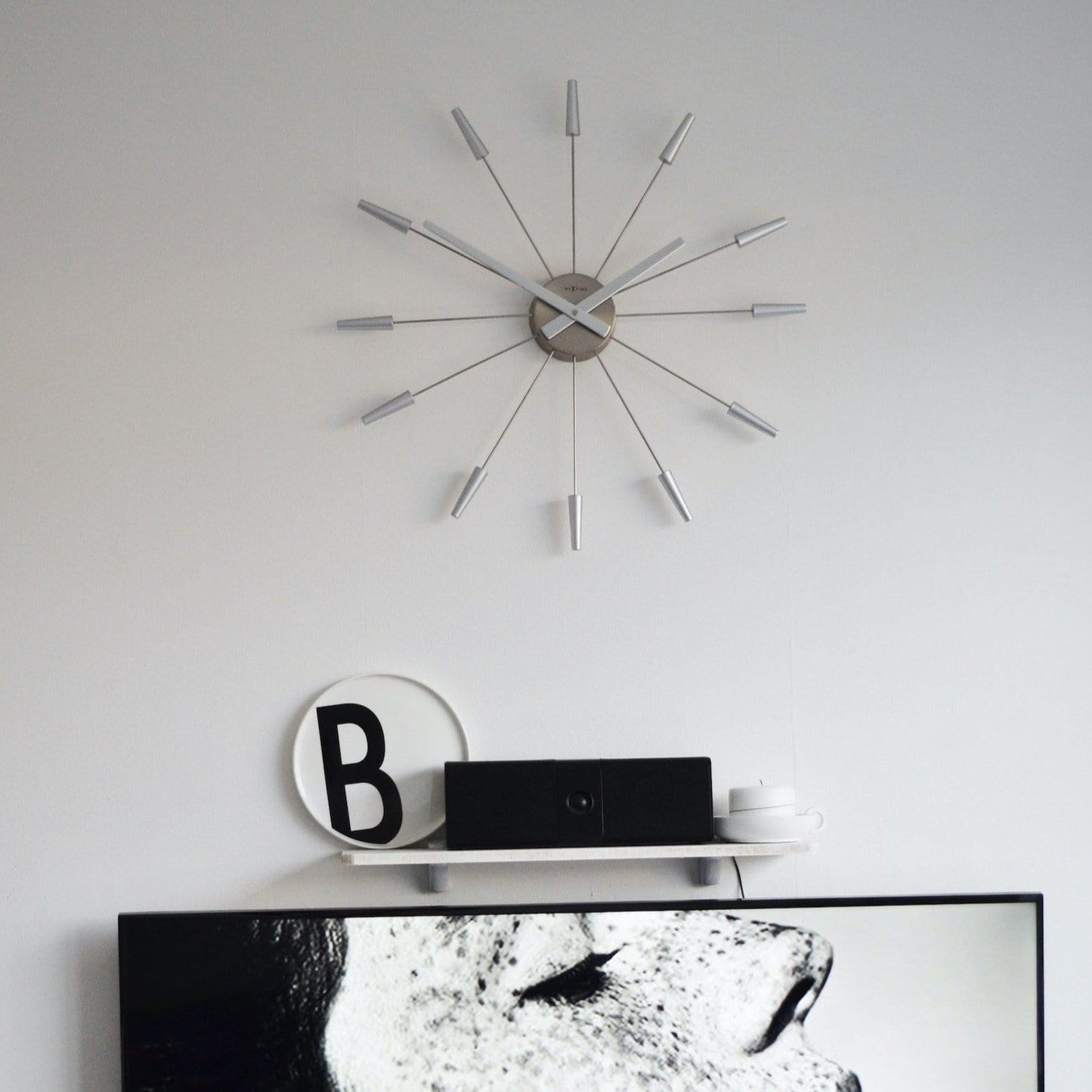Comnox - Silent Wall Clock - Vintage – Stille tijdweergave – 58 cm – Roestvrij staal – Plug Inn – zilver, zwart, goud, multicolor