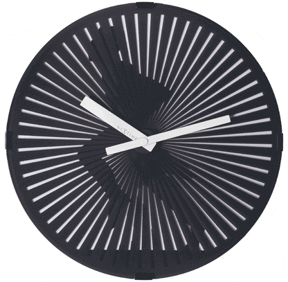 Een moderne, zwarte wandklok met witte, zonnestralen-achtige wijzerplaat en minimalistische wijzers. Geschikt voor minimalistische interieurs en als decoratief element in woon- of kantoorruimtes.