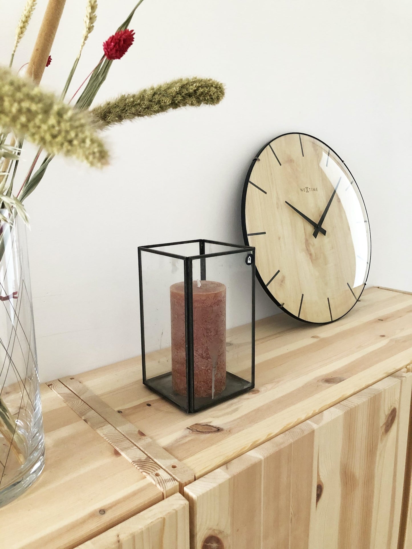 Comnox - Edge Wood Dome - Elegante Wandklok - Stil en Stijlvol - Ø35cm - Lichtbruin - Glas – tijdweergave – silent movement – 1 AA battery