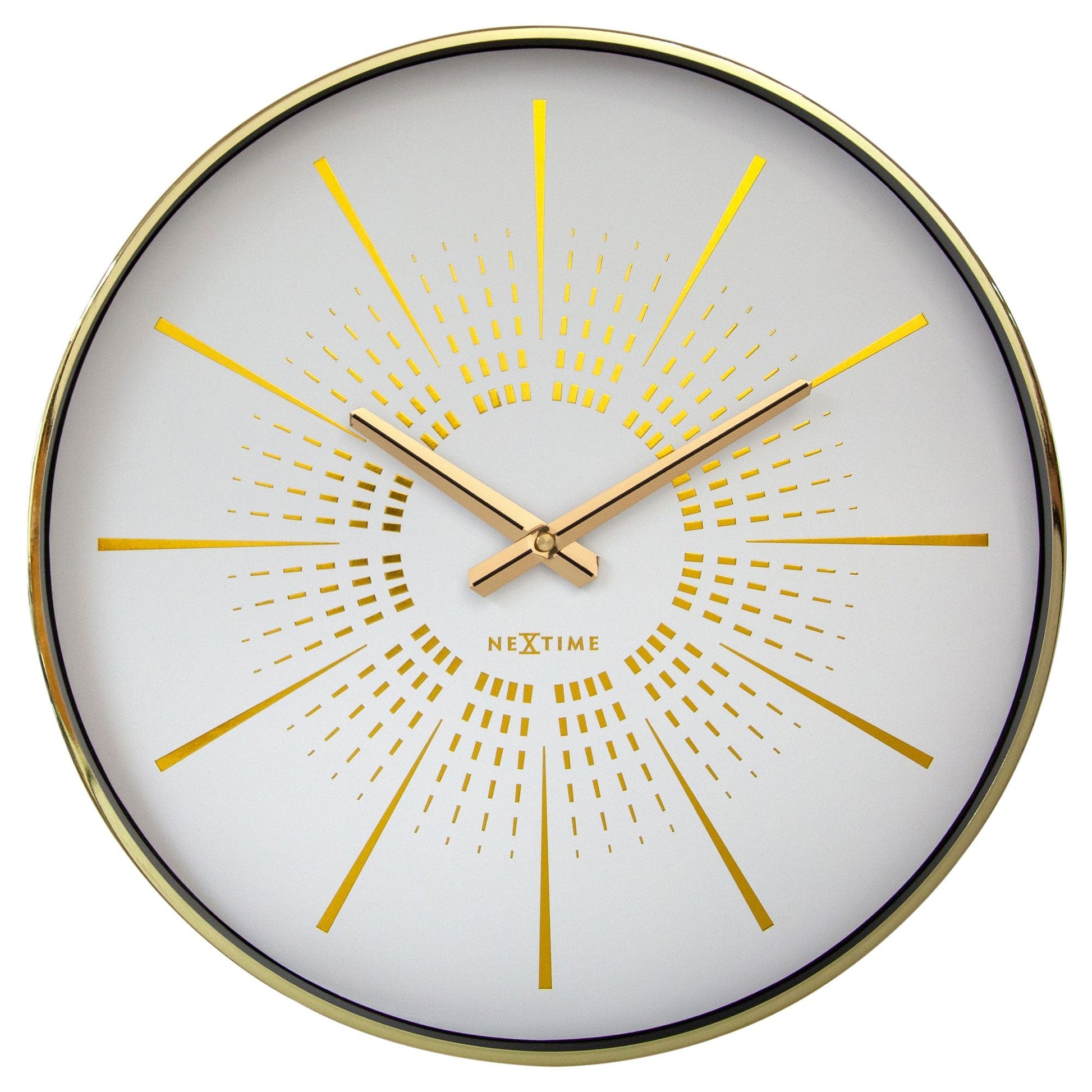 Een moderne wandklok met goudkleurige zonnestralen en een witte wijzerplaat, omlijst door een glanzende gouden rand. Perfect voor een minimalistisch interieur of als decoratief stuk in een woonkamer.