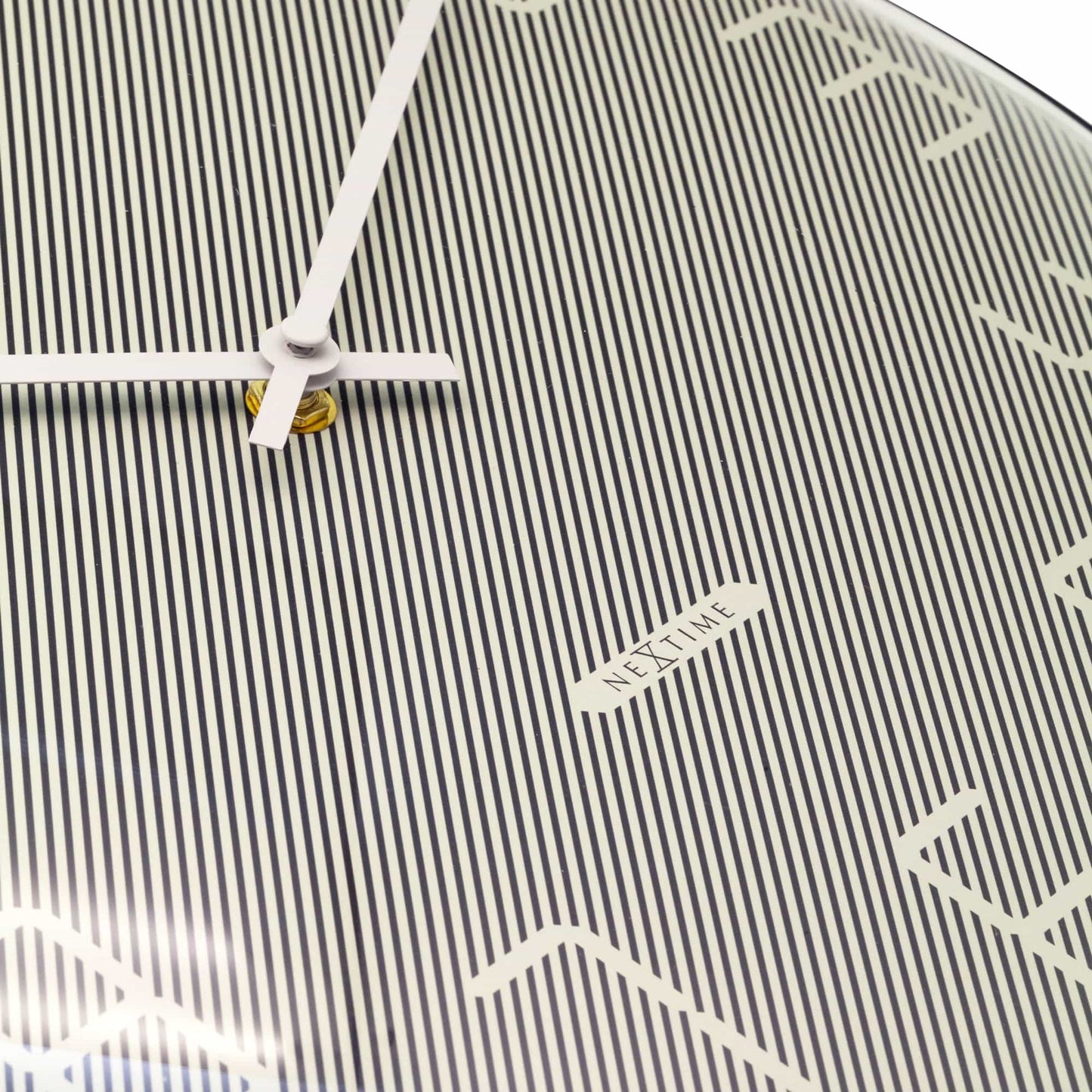NeXtime Shade Wandklok - Stille loop met glazen koepel - 35cm