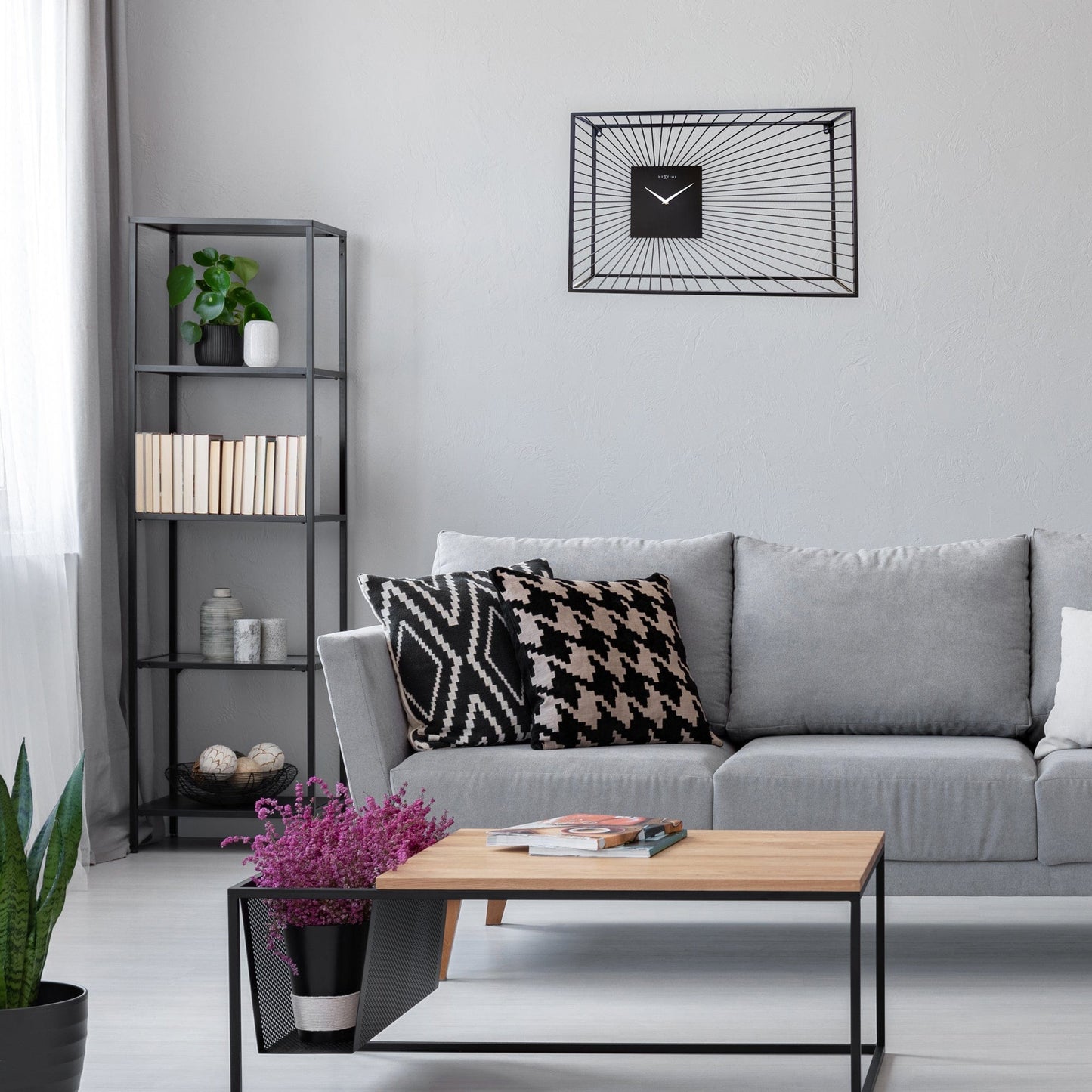 NeXtime Vasco - Stille Design Wandklok - Zwart Metaal