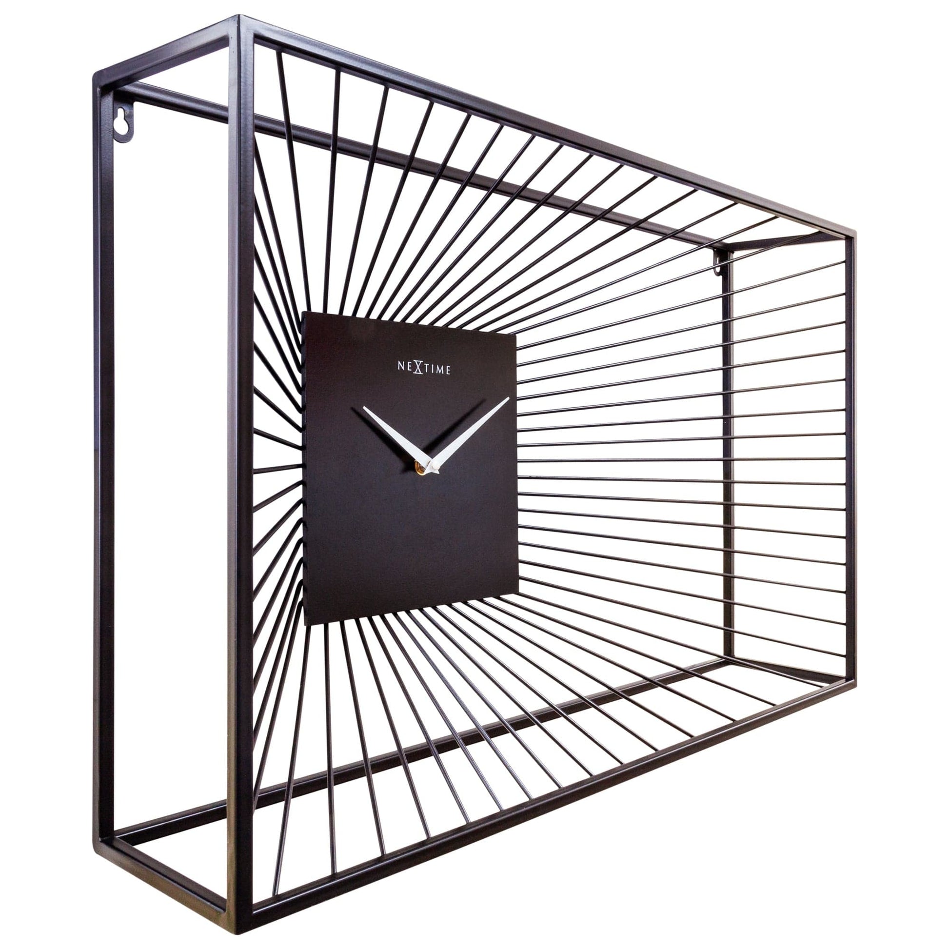 Een moderne, zwarte wandklok met zonnestraalontwerp en witte wijzers. Gemaakt van metaal, ideaal voor minimalistische interieurs en als decoratief element in woon- of kantoorruimtes.