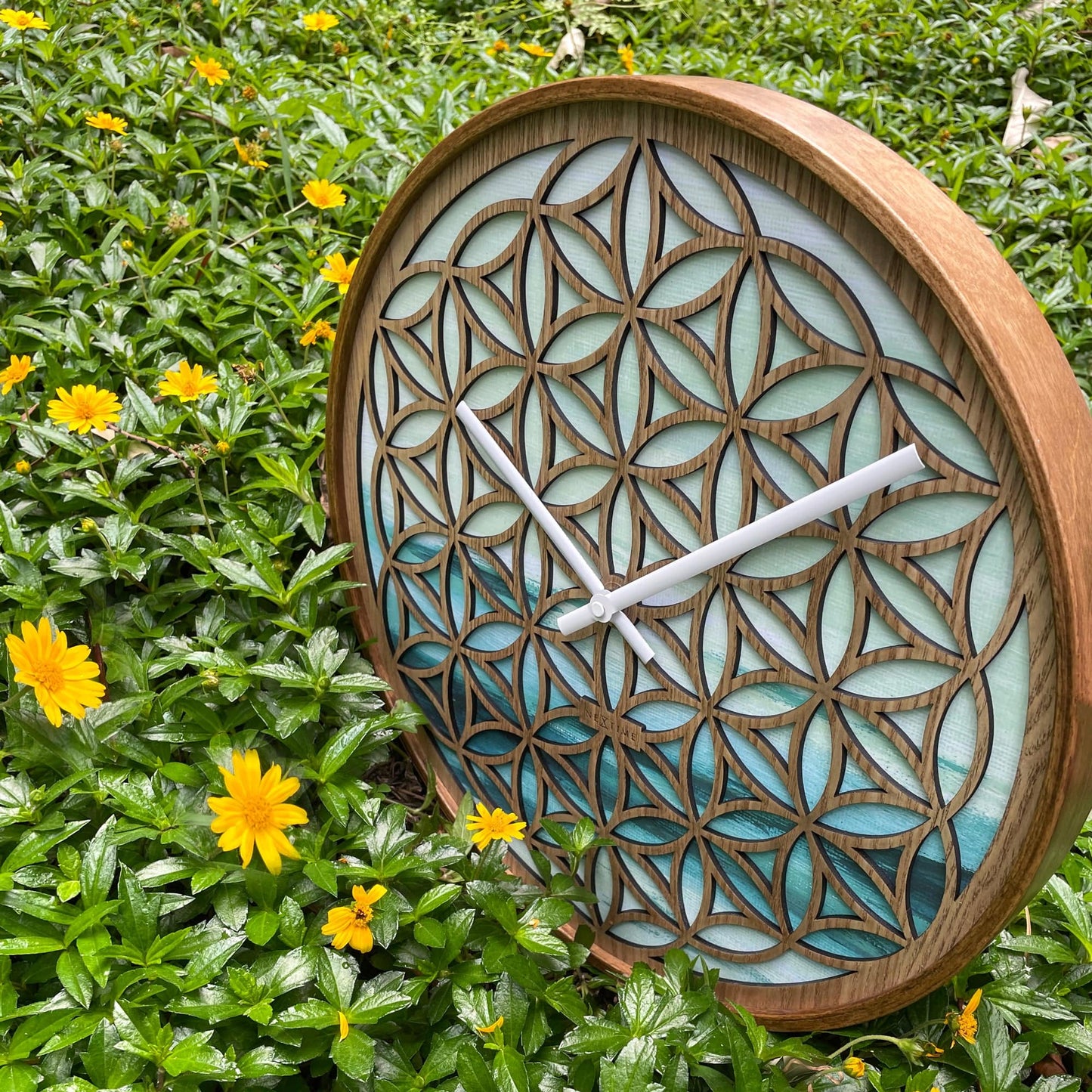 NeXtime Concord - Stille wandklok met floraal design - 40cm Groen Hout