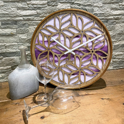 NeXtime Yogi - Stille wandklok met floraal houtsnijwerk - 40 cm