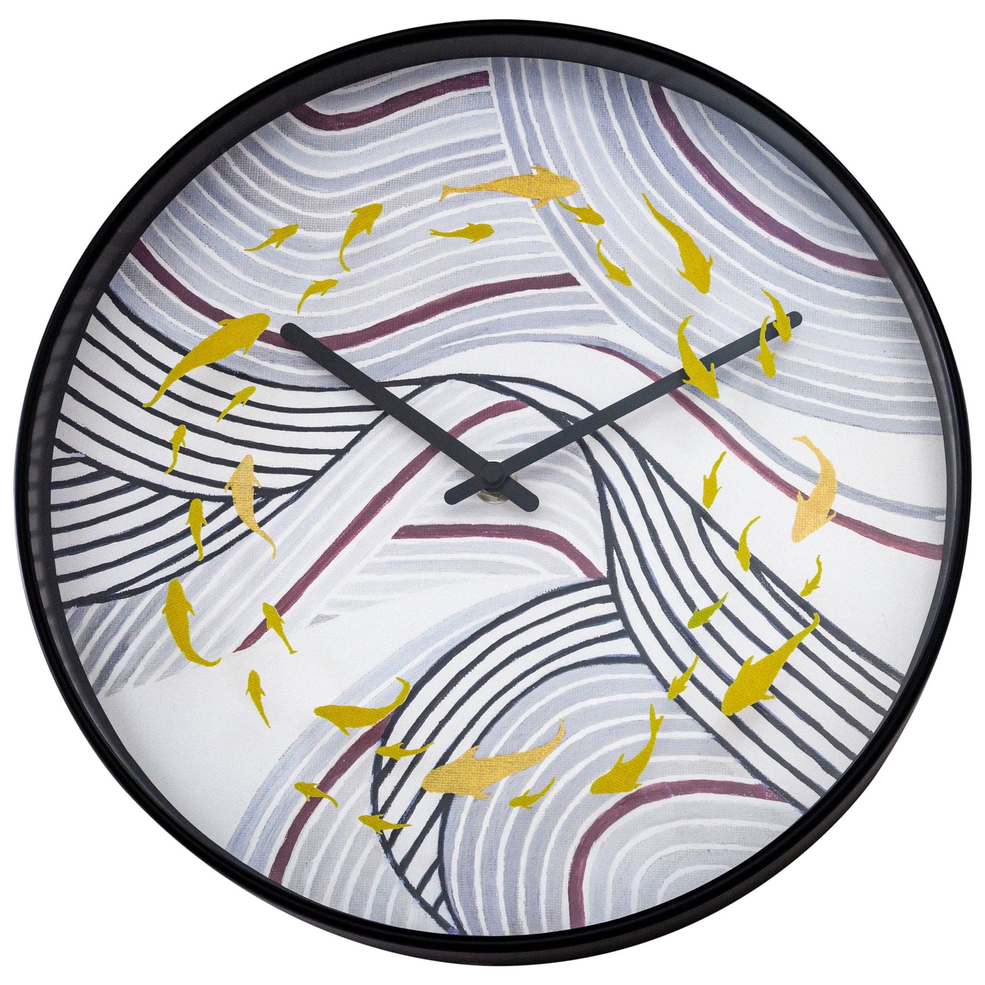 Een ronde wandklok met zwart kader en een abstract ontwerp van golvende lijnen in grijs en paars, versierd met gouden vissen. Perfect voor moderne interieurs en als decoratief element in woon- of kantoorruimtes.