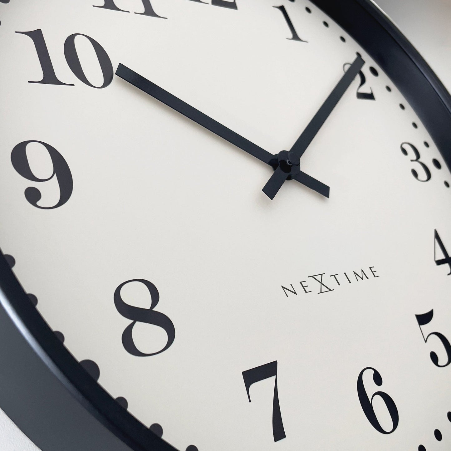 NeXtime Dickens - Stijlvolle Wandklok met Silent Mechanisme - 30 cm