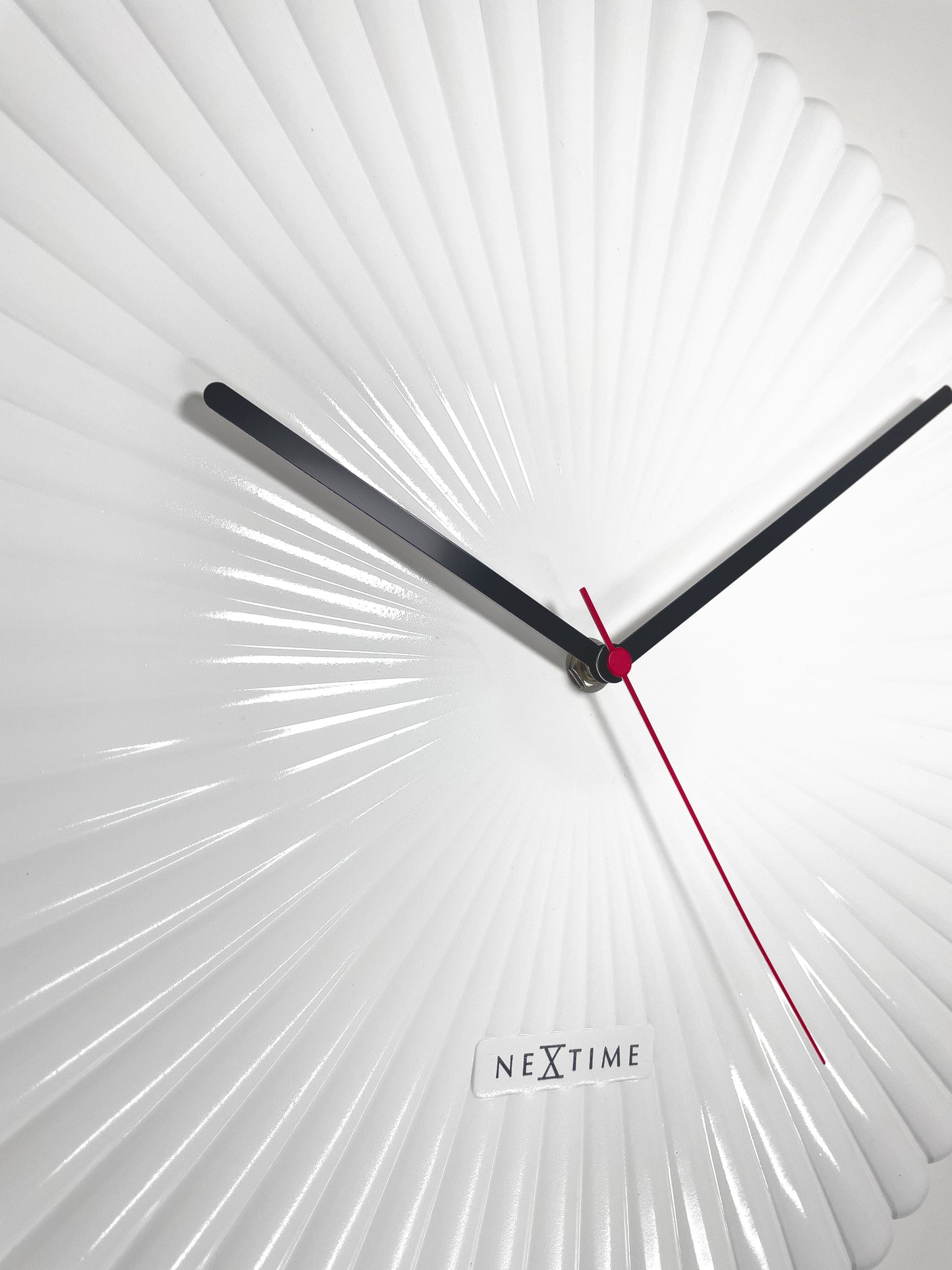 NeXtime Mousse Wandklok - Stille Retro Design Klok - 40cm Wit/Groen