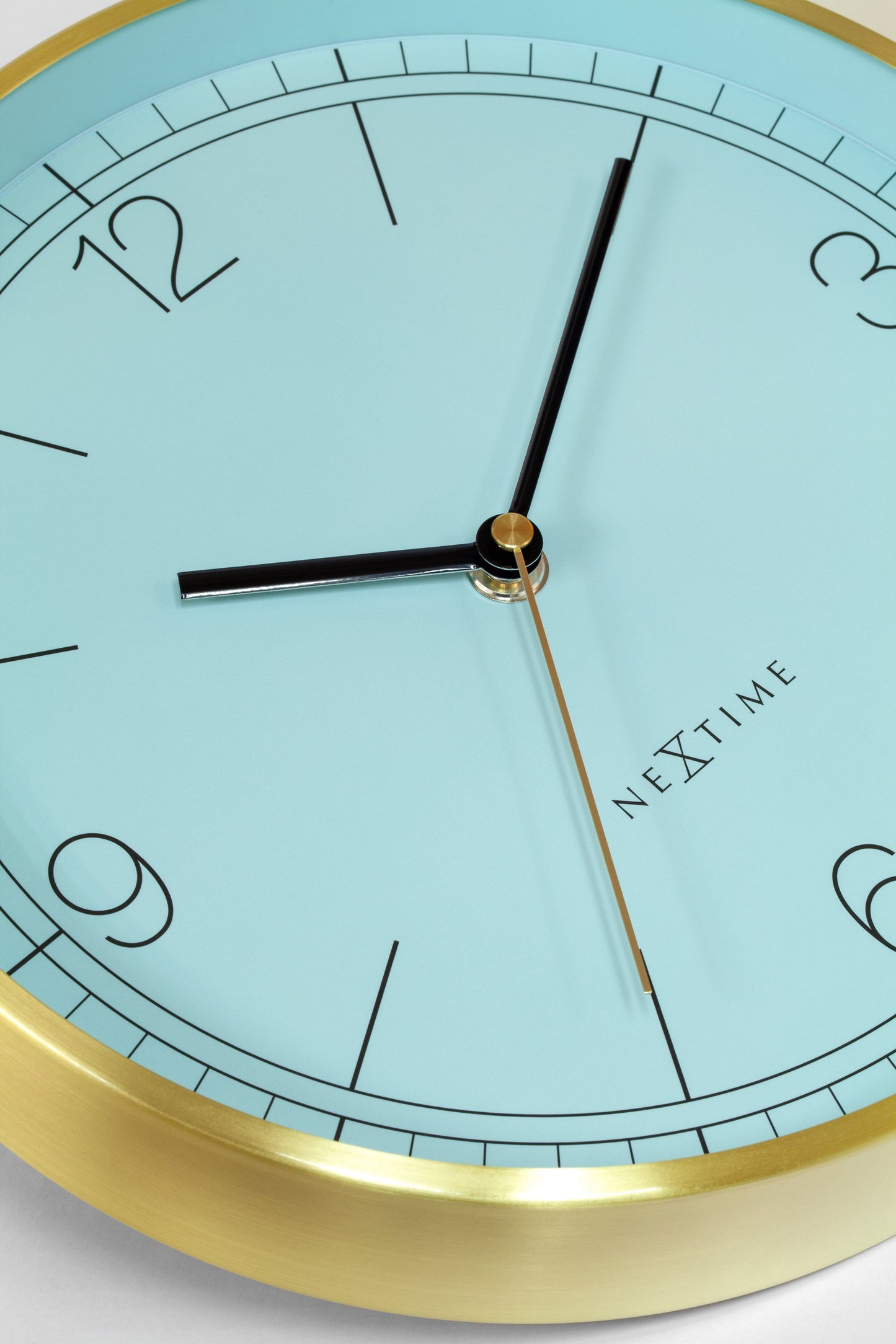 NeXtime Bolero - Elegante wandklok met stil loopwerk - 25 cm