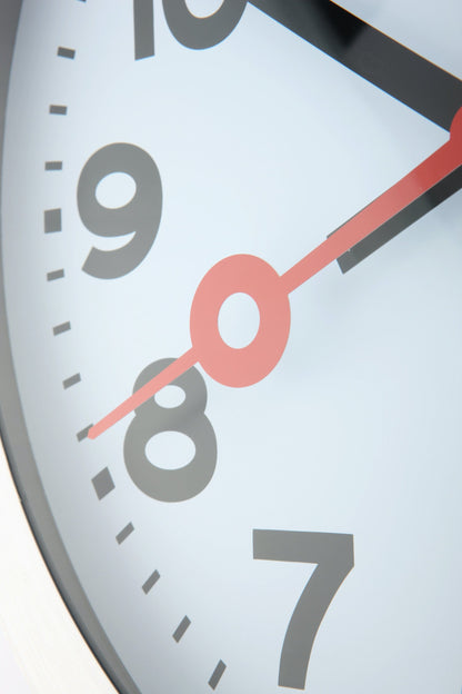 NeXtime Station - Iconisch Design - Aluminium Klok