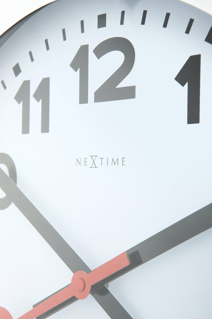 NeXtime Station - Iconisch Design - Aluminium Klok