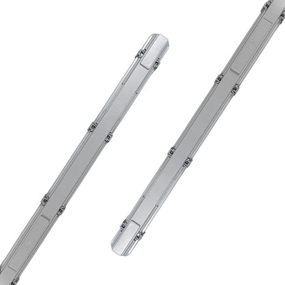 Grijze, waterdichte LED-buis van 150 cm met IP65-klasse, geschikt voor buitenverlichting. Transparante behuizing met zichtbare lampen en zilverkleurige aansluiting.