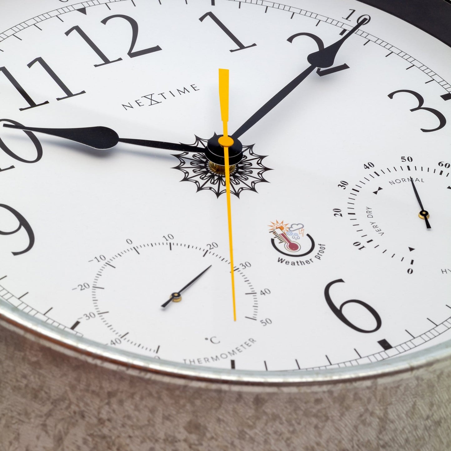 Comnox - Tulip - Buitenwandklok met Thermometer & Hygrometer – Grote, weerbestendig – 40,5 cm – Staal – Zilver of Bruin