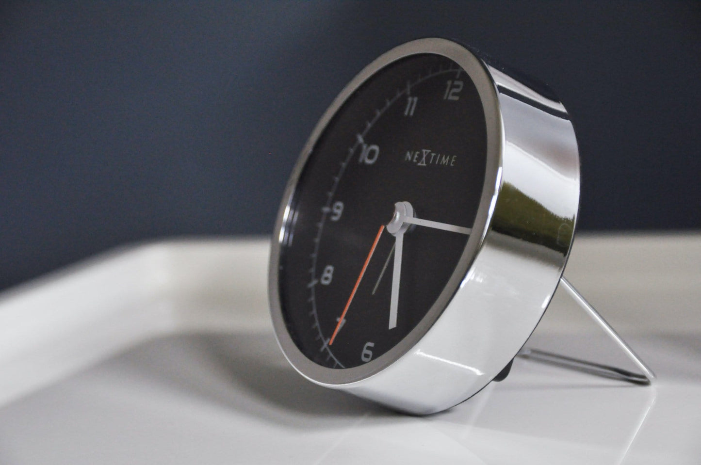 NeXtime Company Alarm - Stil en modern design - Metaal