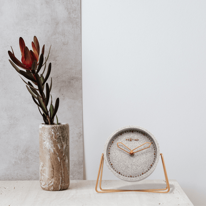 NeXtime Cross Table - Stijlvolle tafelklok met silent movement - 17.5 x 15.5 cm