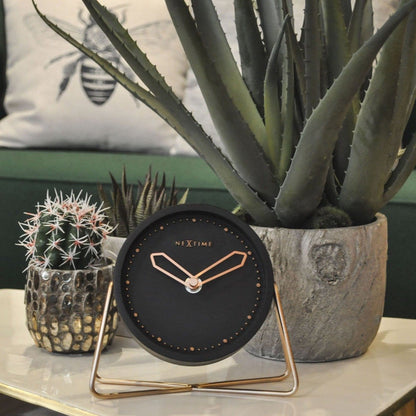 NeXtime Cross Table - Stijlvolle tafelklok met silent movement - 17.5 x 15.5 cm