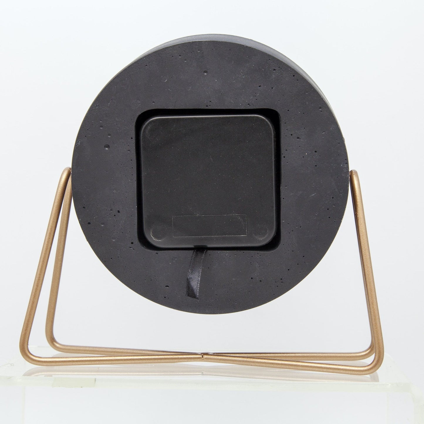 NeXtime Cross Table - Stijlvolle tafelklok met silent movement - 17.5 x 15.5 cm