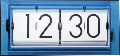Een klassieke flipklok in blauw frame met witte schijven en zwarte cijfers, perfect voor kantoor of huis. Toont tijd met duidelijke, mechanische wijzers voor zichtbaarheid in kantoor- of woonruimte.