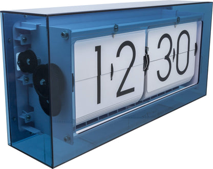 Een klassieke, blauwe flipklok met witte schijven en zwarte cijfers toont 12:30. Geschikt voor kantoor of huis, met zichtbare mechanische tandwielen en een heldere, retro-esthetiek.