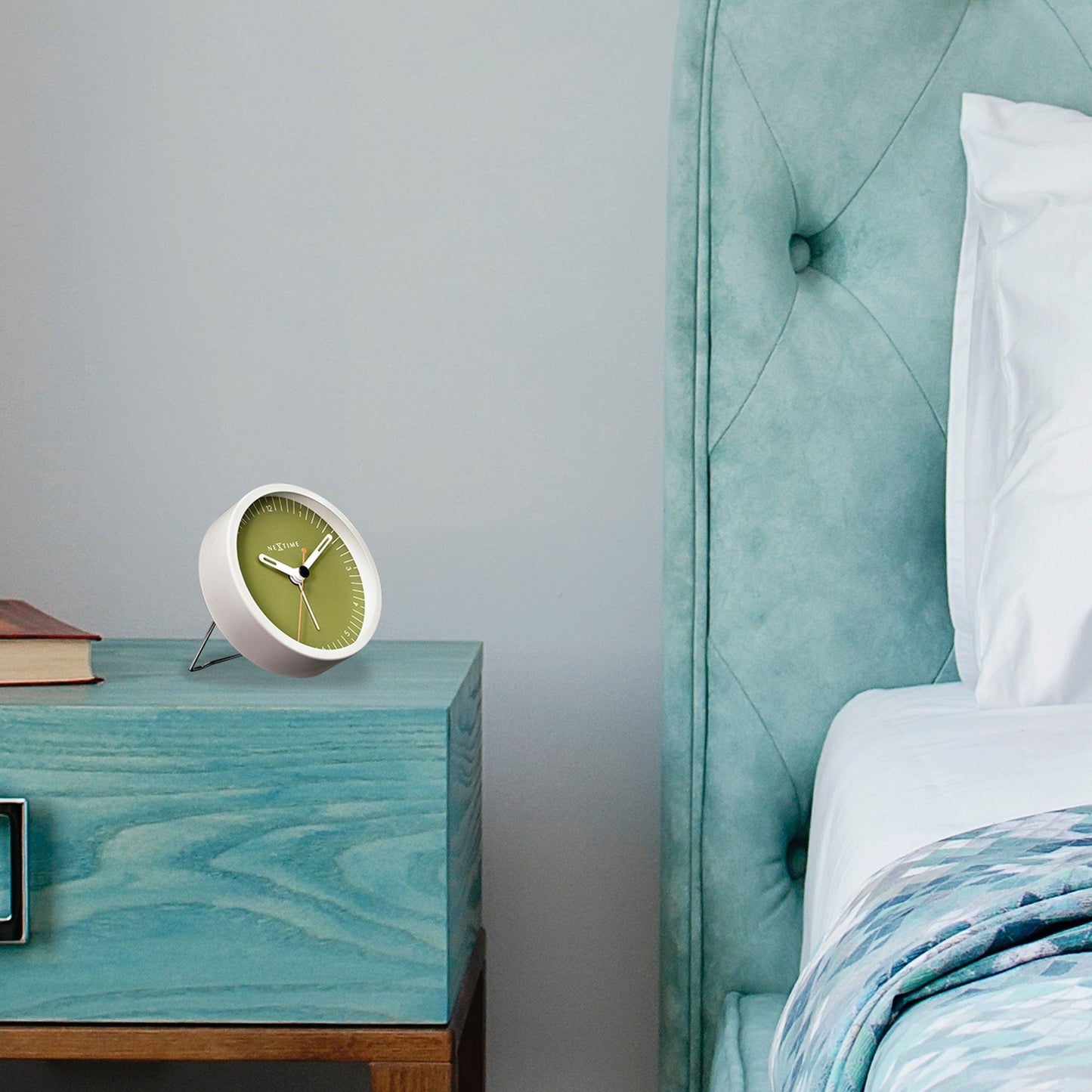 Comnox - Small Table Alarm Clock - Tijdloos Design - Stil en Licht - 9x9x7,5cm - Koperkleurig - Minimalist