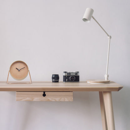 Comnox - Berlin Table Alarm Clock - Rusteloze nachten zonder geluid - Comfortabel en veilig - 14x13x7cm - Staal - AA batterij - Silent alarm