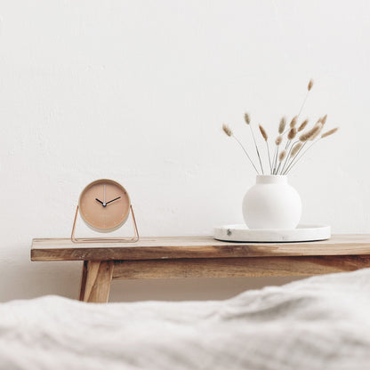 Comnox - Berlin Table Alarm Clock - Rusteloze nachten zonder geluid - Comfortabel en veilig - 14x13x7cm - Staal - AA batterij - Silent alarm