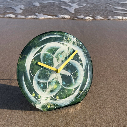 NeXtime Cosmo Table - Stille designklok met kosmisch patroon - 20cm Groen