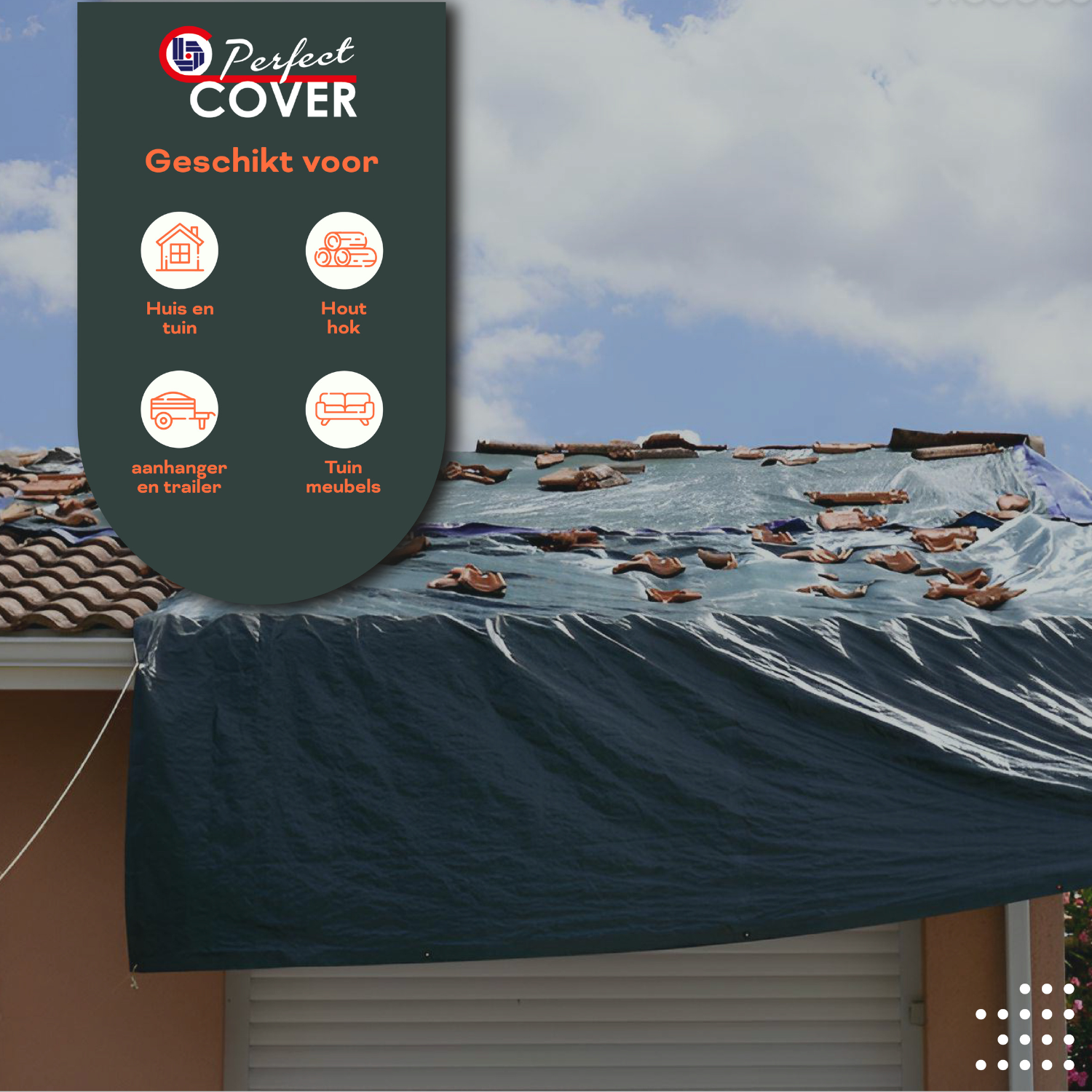Zwart, waterdicht dekzeil van Perfect Cover, gefold met zichtbare metalen oogjes en een label met UV- en weerbestendigheidsindicaties, geschikt voor tuin- en bouwprojecten.