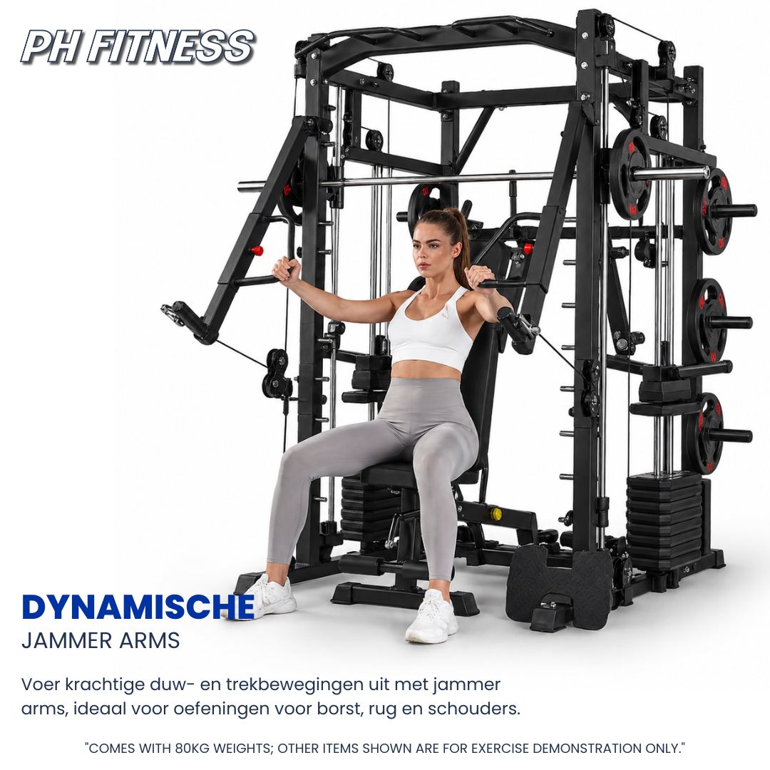 Zwarte multi-functionaliteit home gym met verstelbare kabels, houten bank en gewichtsplatens voor krachttraining. Ideaal voor thuisgebruik en bodybuilding.