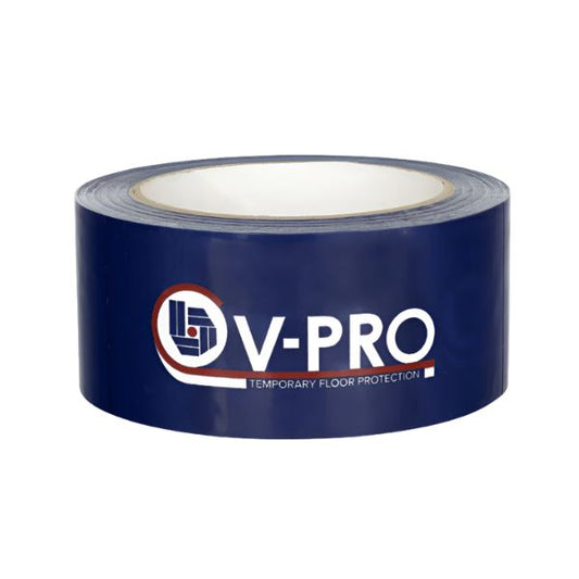 Blauwe V-PRO tijdelijke vloerbeschermingsband met wit logo en tekst, geschikt voor professionele vloerbescherming tijdens renovaties of evenementen.