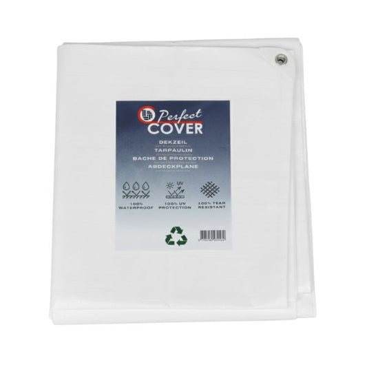 Een wit, opgevouwen dekzeil van Perfect Cover, gemaakt van waterdicht en UV-bestendig materiaal, met zichtbare metalen oogjes en een duidelijke productlabel met beschermingskenmerken voor gebruik bij buitenopslag.