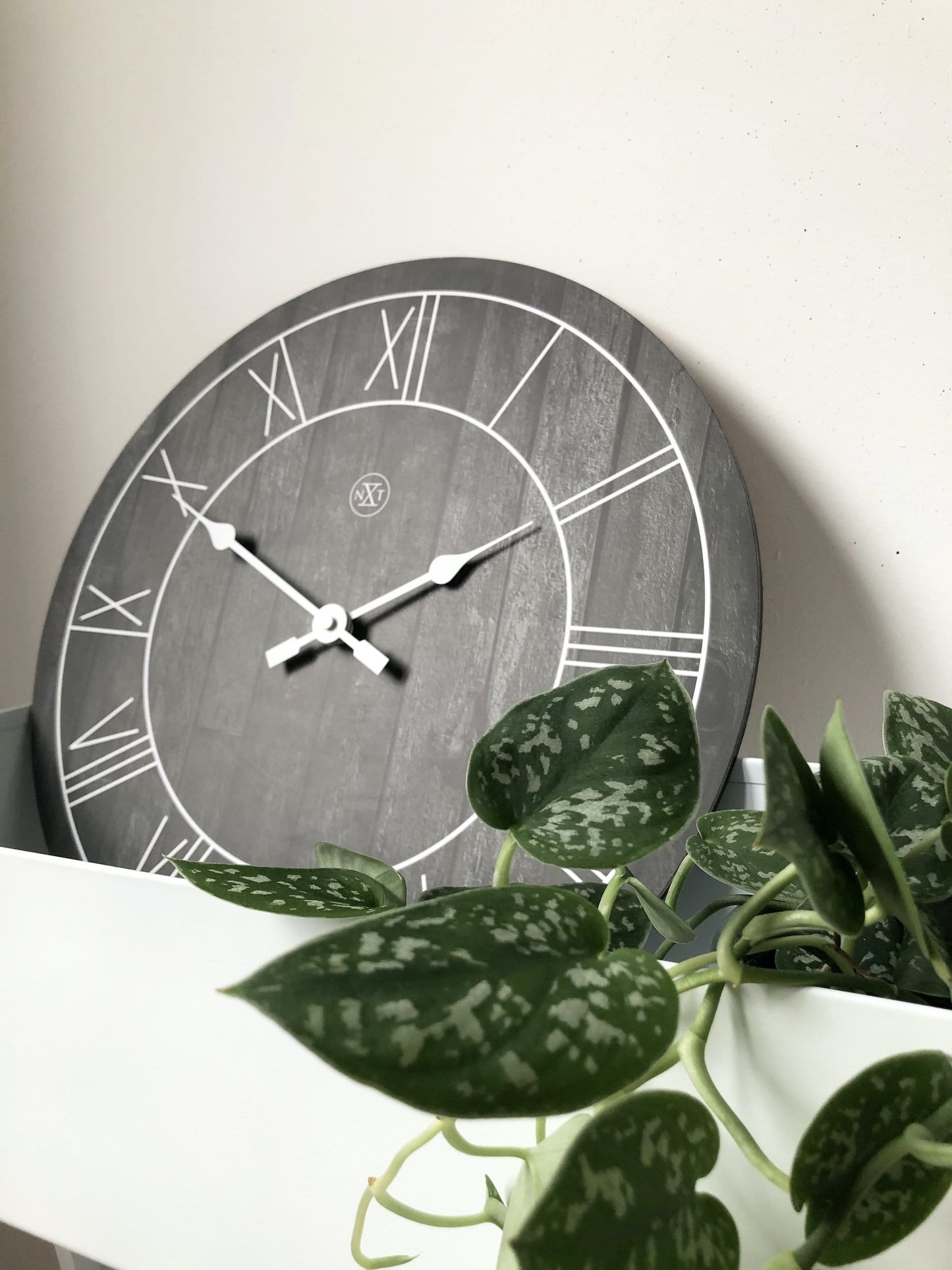 Comnox - Paul - Wandklok – Warm comfort – Rustig leven – Ø40cm – Hout – Tijdloos design – tijd - 40cm