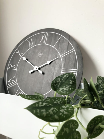 Comnox - Paul - Wandklok – Warm comfort – Rustig leven – Ø40cm – Hout – Tijdloos design – tijd - 40cm