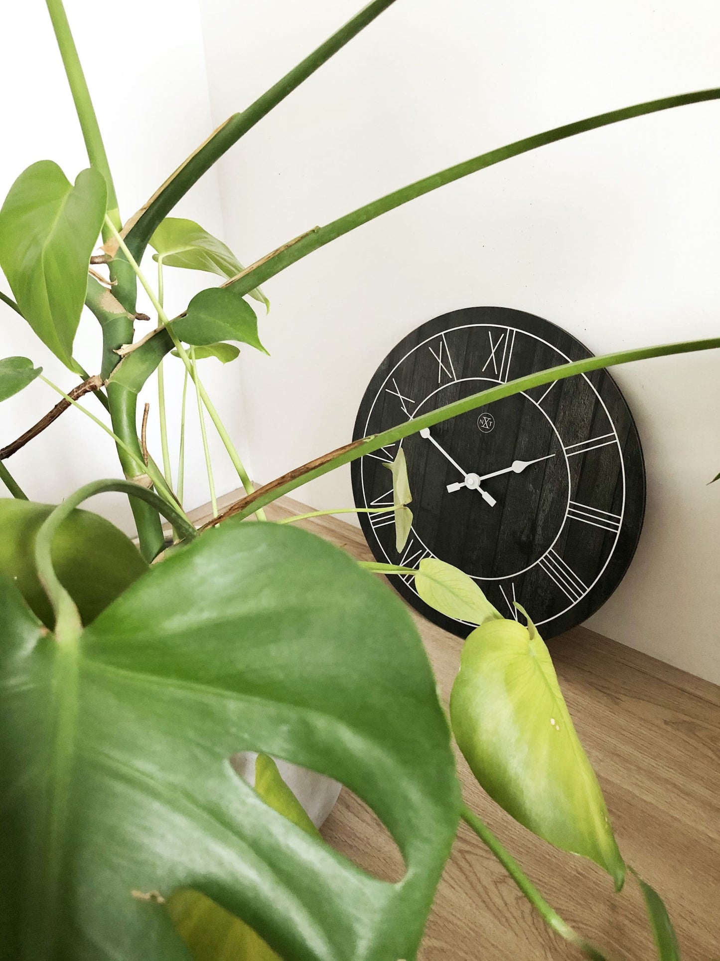 Comnox - Paul - Wandklok – Warm comfort – Rustig leven – Ø40cm – Hout – Tijdloos design – tijd - 40cm