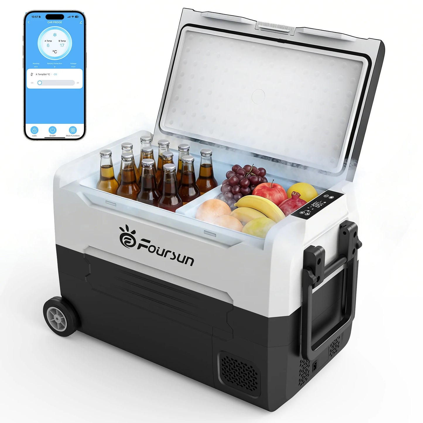 Een zwarte, draagbare koelbox met digitale display en touchscreen, gevuld met drankjes en fruit, geschikt voor kampeer- en feestgebruik. - Foto 9