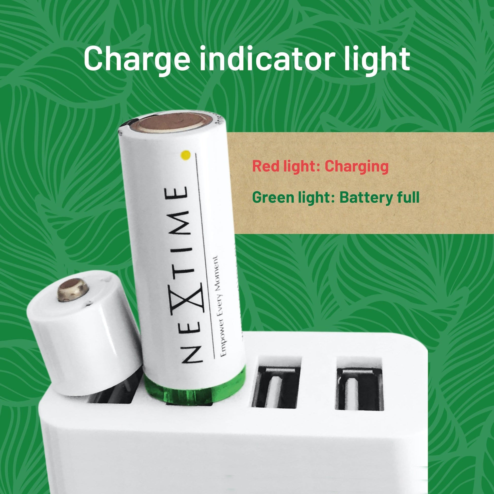 NexTime USB-oplader in witte cilindrische vorm, met zichtbare USB-A-poort en metalen dop. Product is geschikt voor draadloze oplading van mobiele apparaten.