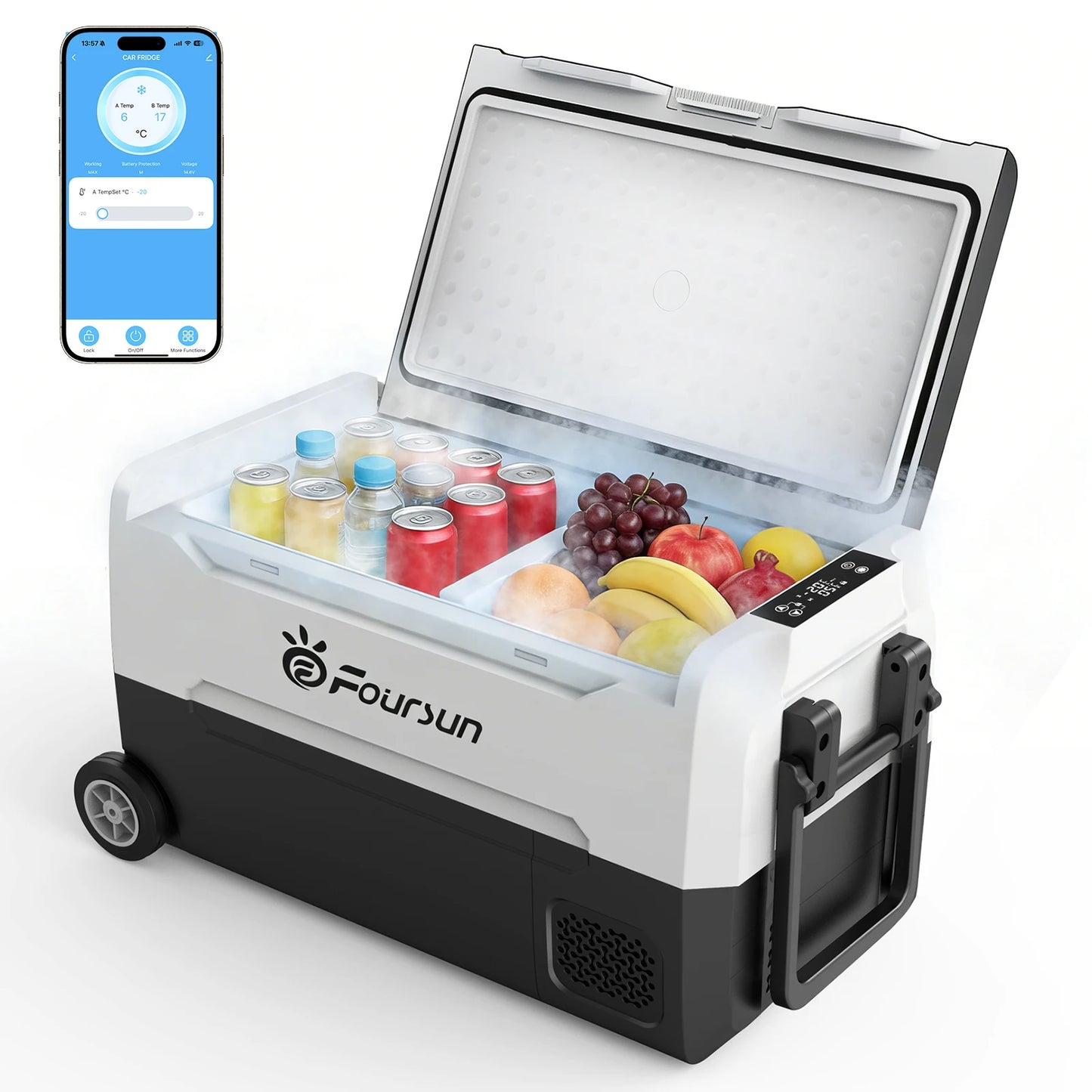 Een zwarte, draagbare koelbox met digitale display en oranje hendel, gevuld met drankjes en fruit, geschikt voor kampeer- en picknicktoepassingen. - F