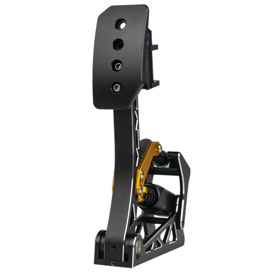 Zwart metalen racepedaal met goudkleurige onderdelen en zichtbare schroeven, speciaal ontworpen voor race- en simracers. Gebruik voor realistische stuur- en remreacties in racegames.